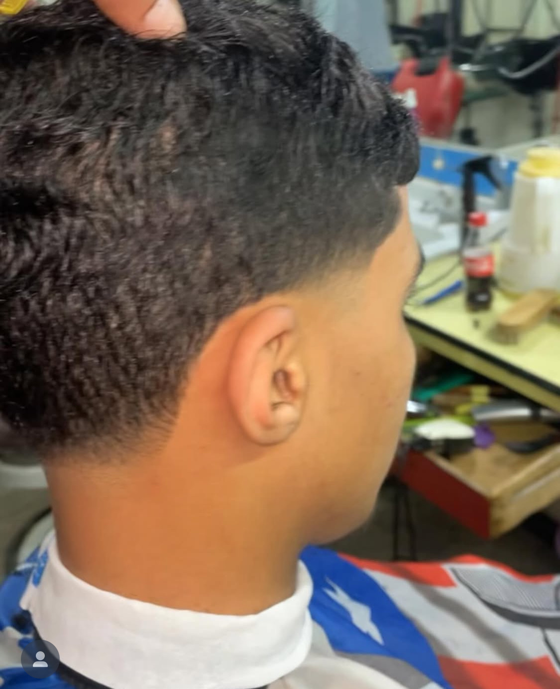 Korte fade met een verzorgde overgang aan de achterkant